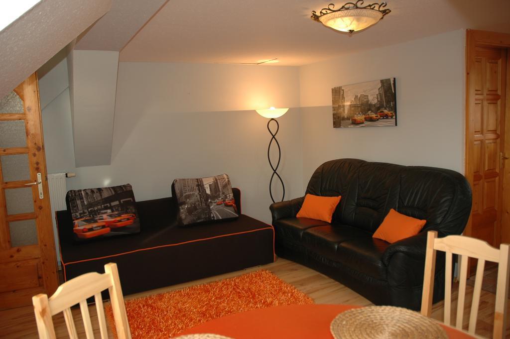 Alom Kucko Apartman Zalaegerszeg Rum bild